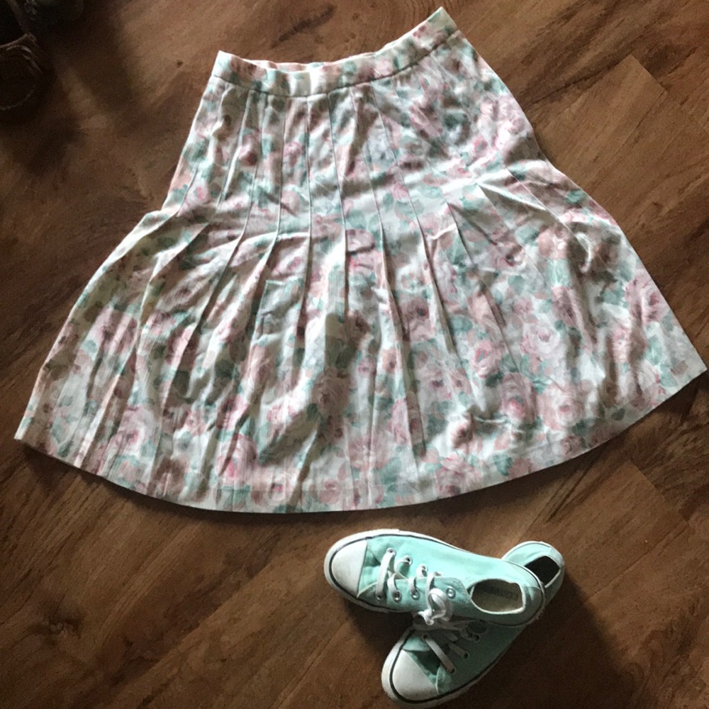 Vintage Floral Pleated Skirt
